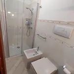 Monolocale Wenge' سينيسكولا
